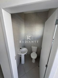 CASA COM PISCINA NO CENTRO DE PENHA