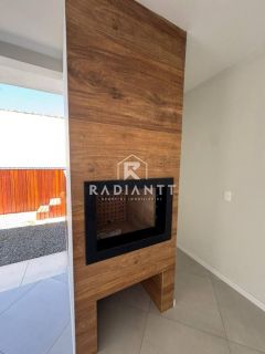 CASA COM PISCINA NO CENTRO DE PENHA