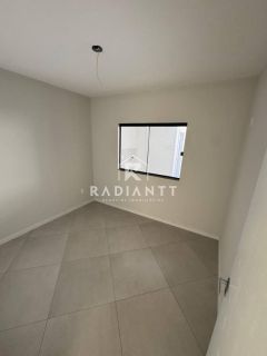 CASA COM PISCINA NO CENTRO DE PENHA