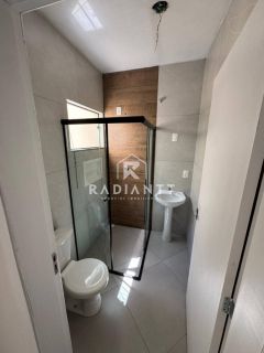 CASA COM PISCINA NO CENTRO DE PENHA