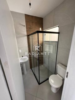 CASA COM PISCINA NO CENTRO DE PENHA