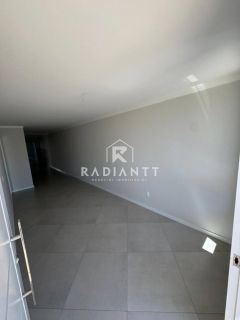 CASA COM PISCINA NO CENTRO DE PENHA