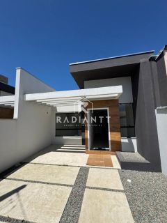 CASA COM PISCINA NO CENTRO DE PENHA