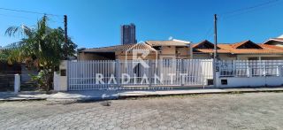 CASA PRONTA NO CENTRO DE PENHA