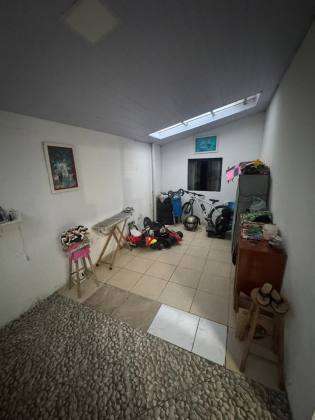 Casa com amplo terreno