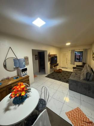 Casa com amplo terreno