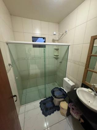 Casa com amplo terreno