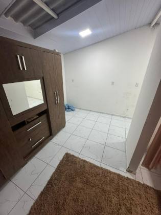 Casa com amplo terreno