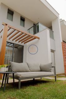 Casa dúplex alto padrão a venda no Eusébio