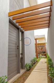 Casa dúplex alto padrão a venda no Eusébio