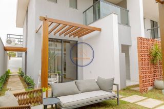 Casa dúplex alto padrão a venda no Eusébio