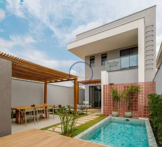 Casa dúplex alto padrão a venda no Eusébio