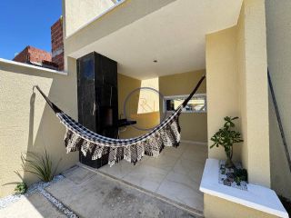 Casa Plana no Eusébio – 3 Quartos, Porcelanato e Varanda Gourmet