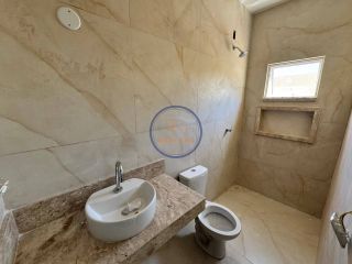 Casa Plana no Eusébio – 3 Quartos, Porcelanato e Varanda Gourmet