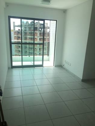 Apartamento Para Alugar com 3 quartos 1 suítes no bairro Torre em Recife