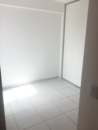 Apartamento Para Alugar com 3 quartos 1 suítes no bairro Torre em Recife