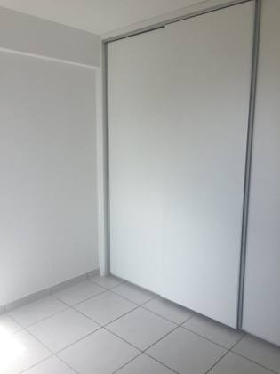 Apartamento Para Alugar com 3 quartos 1 suítes no bairro Torre em Recife