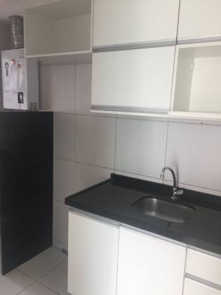 Apartamento Para Alugar com 3 quartos 1 suítes no bairro Torre em Recife