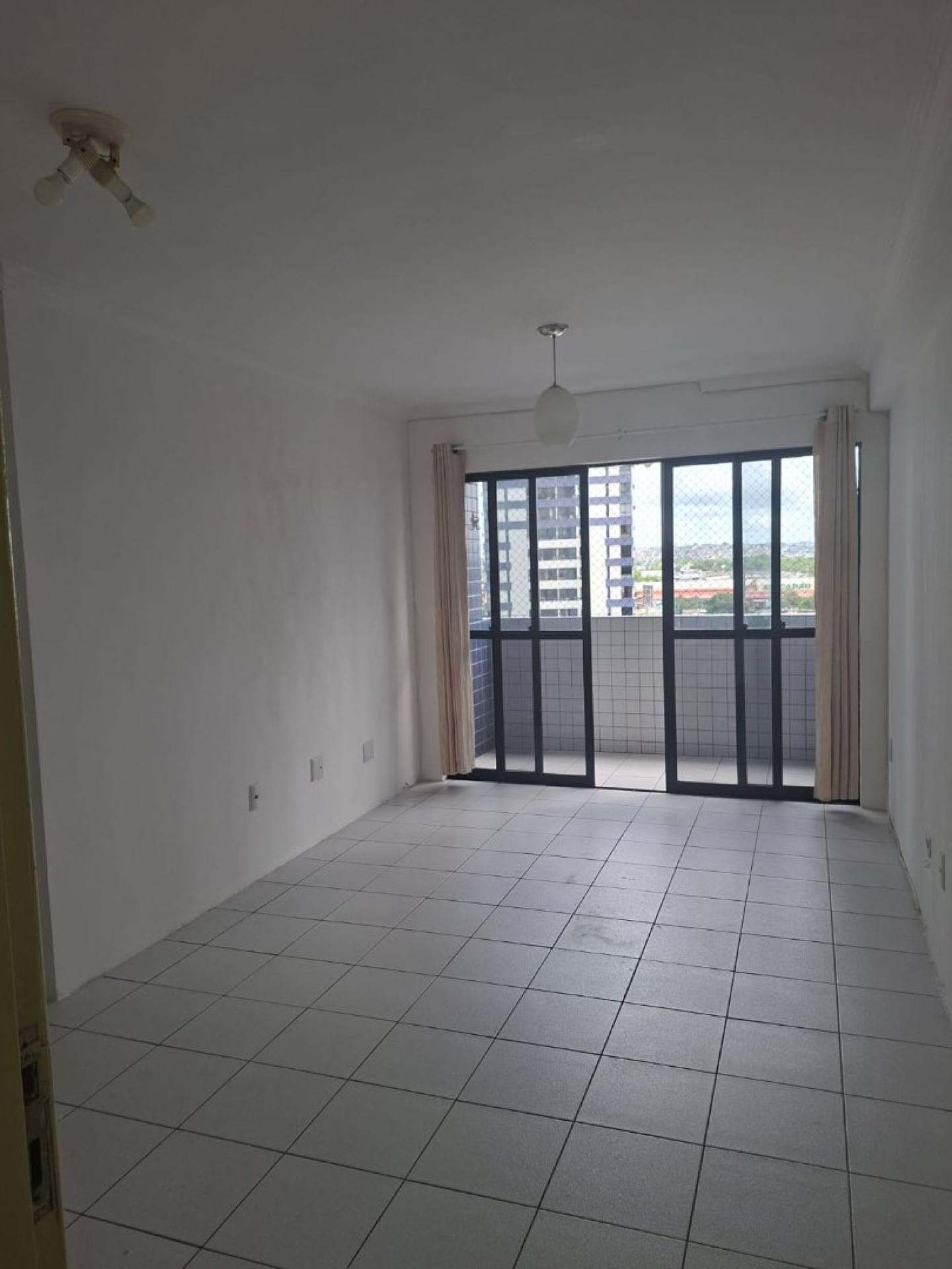 APARTAMENTO À VENDA COM 2 QUARTOS EM BOA VIAGEM - Recife - PE
