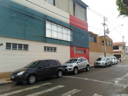 Prédio Comercial no Medice