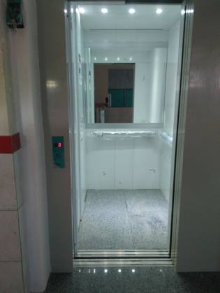 Prédio Comercial no Medice