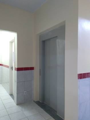 Prédio Comercial no Medice