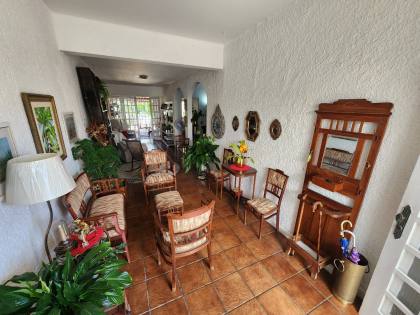 Casa de 4/4 sendo um suíte próximo à praça da imprensa – 13 de Julho
