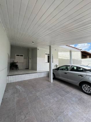CASA NO BAIRRO JABOTIANA