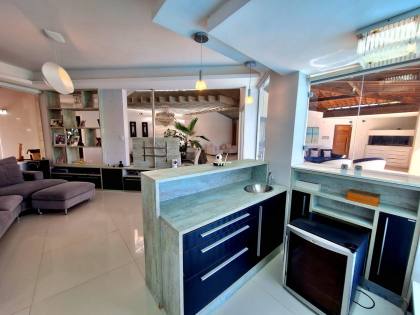 Luxuosa Casa na Atalaia a 500m da Orla – Conforto, Estilo e Lazer Completo!