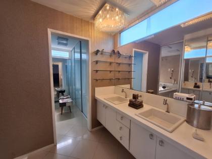 Luxuosa Casa na Atalaia a 500m da Orla – Conforto, Estilo e Lazer Completo!