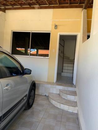 Casa duplex em condomínio fechado
