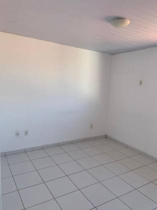 Casa duplex em condomínio fechado