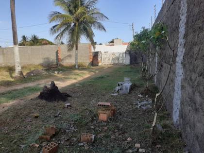 LOTE EM VIA PÚBLICA