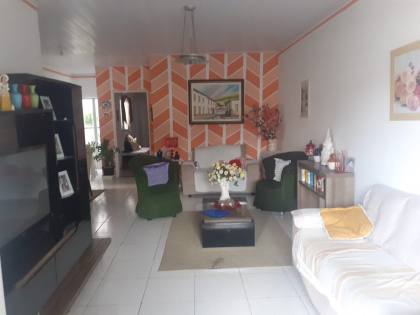 Casa no Conjunto Marcos Freire, em Nossa Sra. do Socorro/SE.