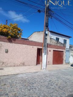 Casa a venda na Farolândia