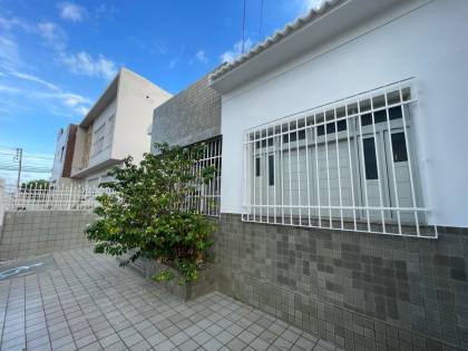 Casa Residencial ou Ponto comercial na Rua Maruim