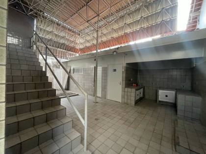 Casa Residencial ou Ponto comercial na Rua Maruim