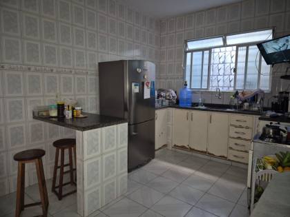 Casa no Santa Lúcia 176m², 3 quartos, sendo 1 suíte com localização privilegiada.