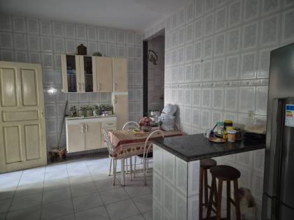 Casa no Santa Lúcia 176m², 3 quartos, sendo 1 suíte com localização privilegiada.