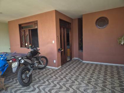 Casa no Santa Lúcia 176m², 3 quartos, sendo 1 suíte com localização privilegiada.