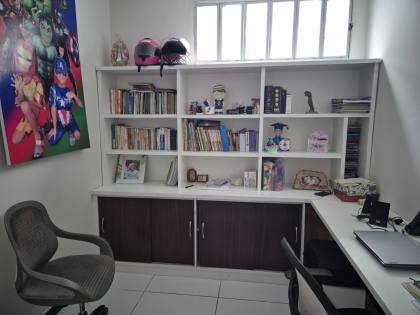 Casa no Santa Lúcia 176m², 3 quartos, sendo 1 suíte com localização privilegiada.