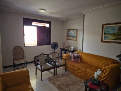 Casa no Santa Lúcia 176m², 3 quartos, sendo 1 suíte com localização privilegiada.