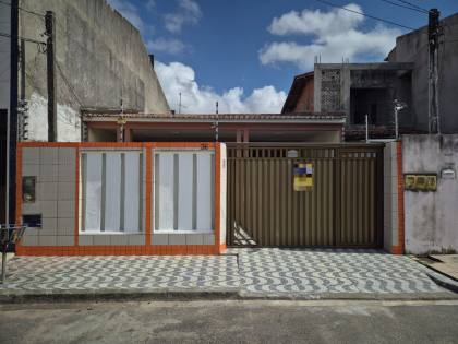 Casa no Santa Lúcia 176m², 3 quartos, sendo 1 suíte com localização privilegiada.