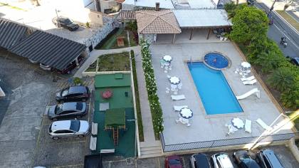 Apartamento Condomínio Moradas das Árvores 120m², 3 quartos, sendo 1 suíte, e mais 1 quarto de dependência com localização privilegiada.