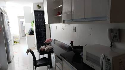Apartamento Condomínio Moradas das Árvores 120m², 3 quartos, sendo 1 suíte, e mais 1 quarto de dependência com localização privilegiada.