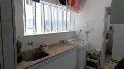 Apartamento Condomínio Moradas das Árvores 120m², 3 quartos, sendo 1 suíte, e mais 1 quarto de dependência com localização privilegiada.