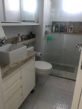 Apartamento no Terraços Beira Mar, 110m², 3 suítes, varanda gourmet e localização privilegiada.