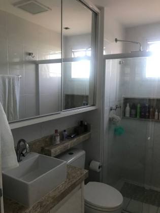 Apartamento no Terraços Beira Mar, 110m², 3 suítes, varanda gourmet e localização privilegiada.