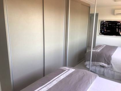 Apartamento no Terraços Beira Mar, 110m², 3 suítes, varanda gourmet e localização privilegiada.