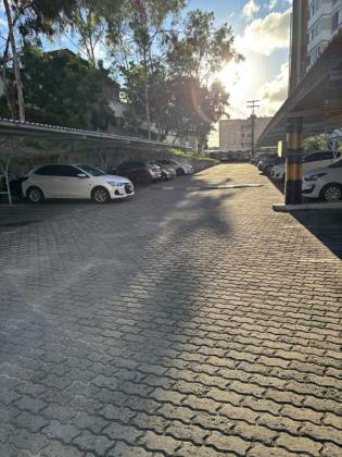 Apartamento no Praias do Caribe, Luzia, 66m², 3 quartos, sendo 1 banheiro social e excelente localização.
